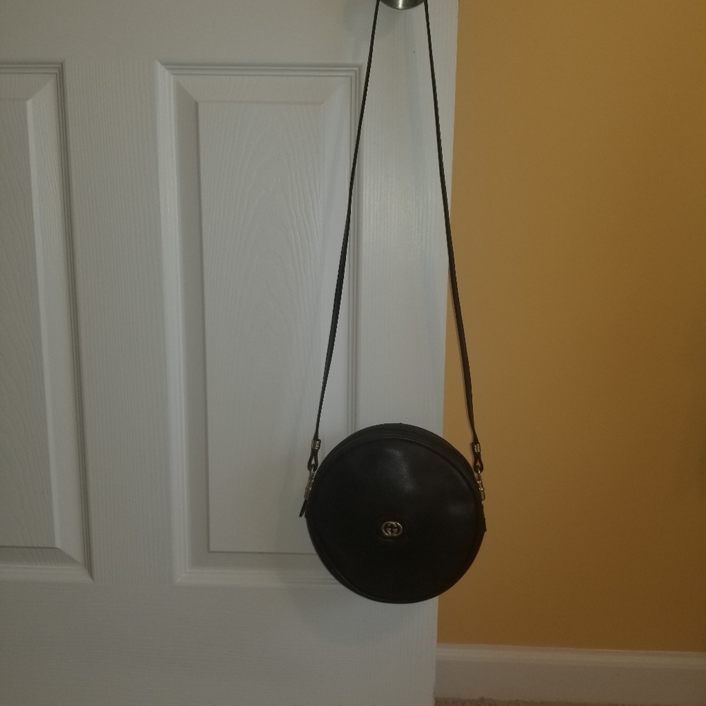 Gucci Round Leather Shoulder/Crossbody Vintage Bag